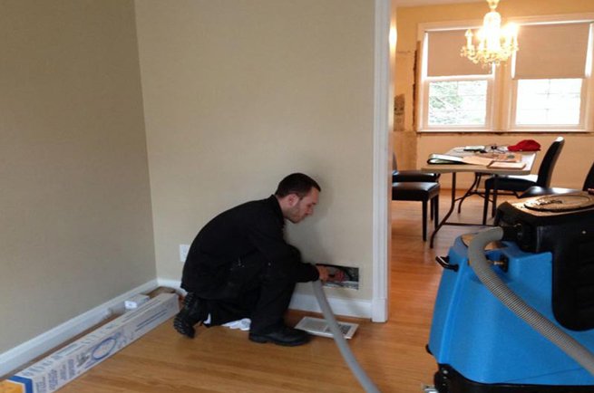 30305-cleaning-dryer-vent-air